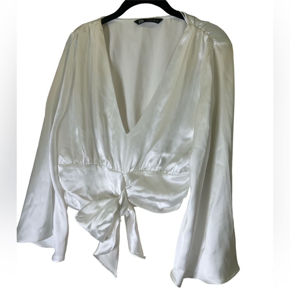 Zara white satiny cropped top v plunge, M